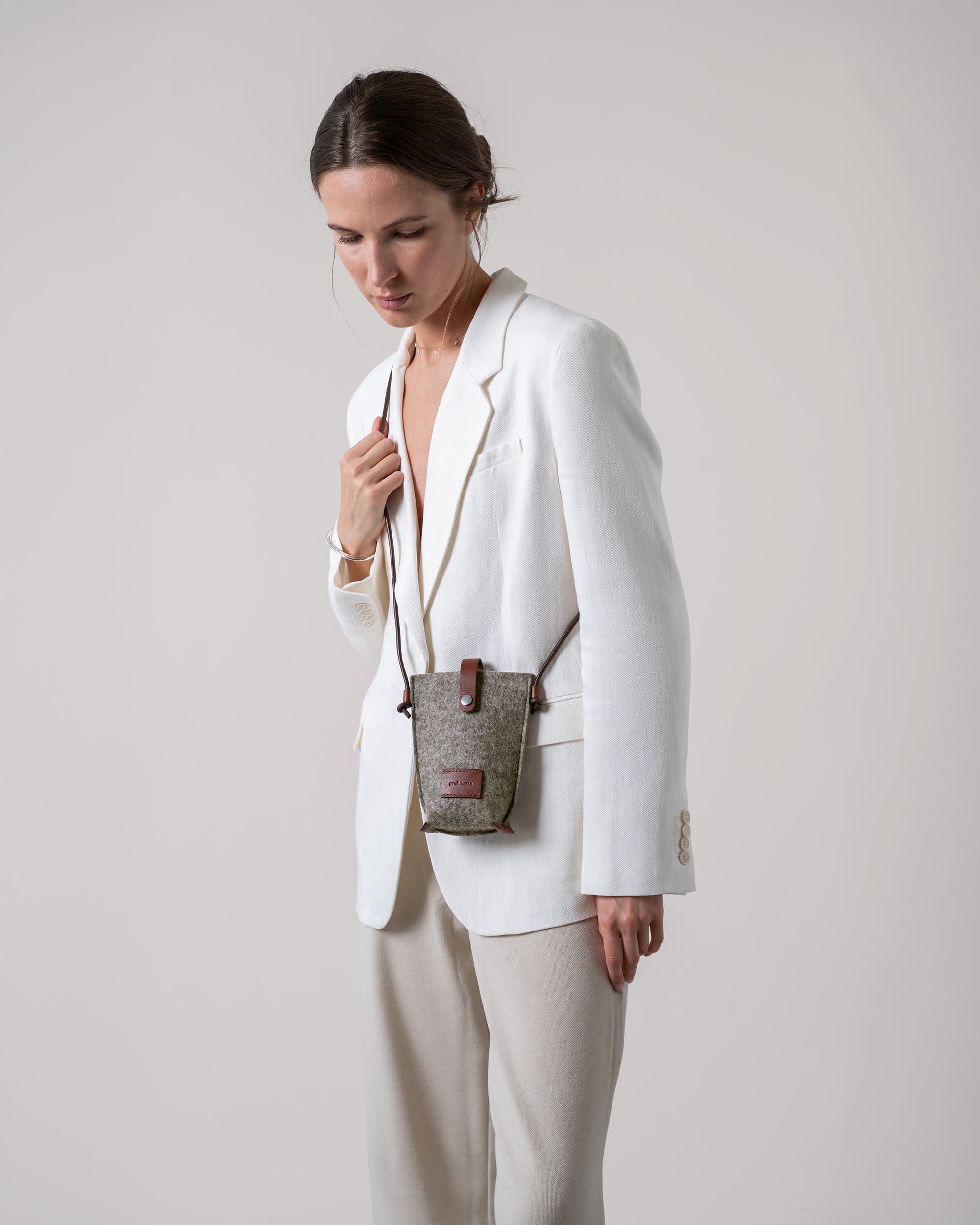 Hana Merino Wool Phone Crossbody, Alternate, color, Ash Brown/Sienna