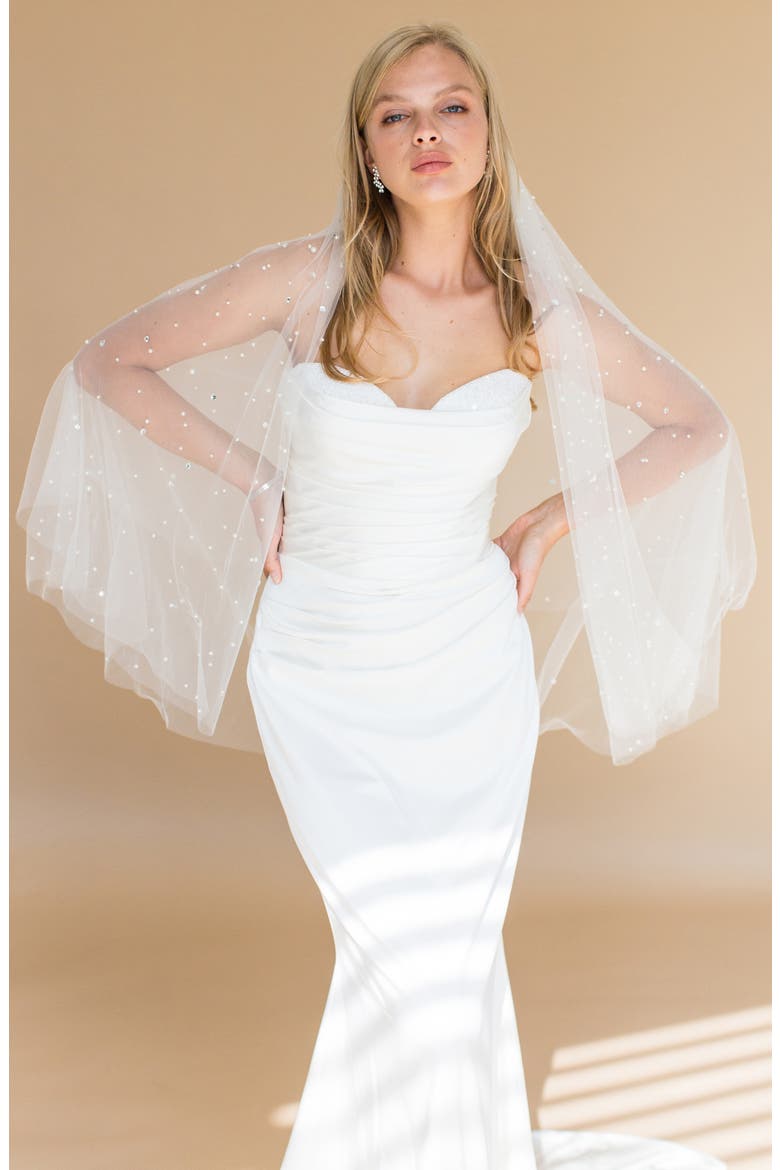 Oona Fingertip Blusher Veil (Nordstrom Exclusive), Alternate, color, IVORY