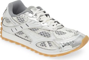 Orbit Low Top Sneaker