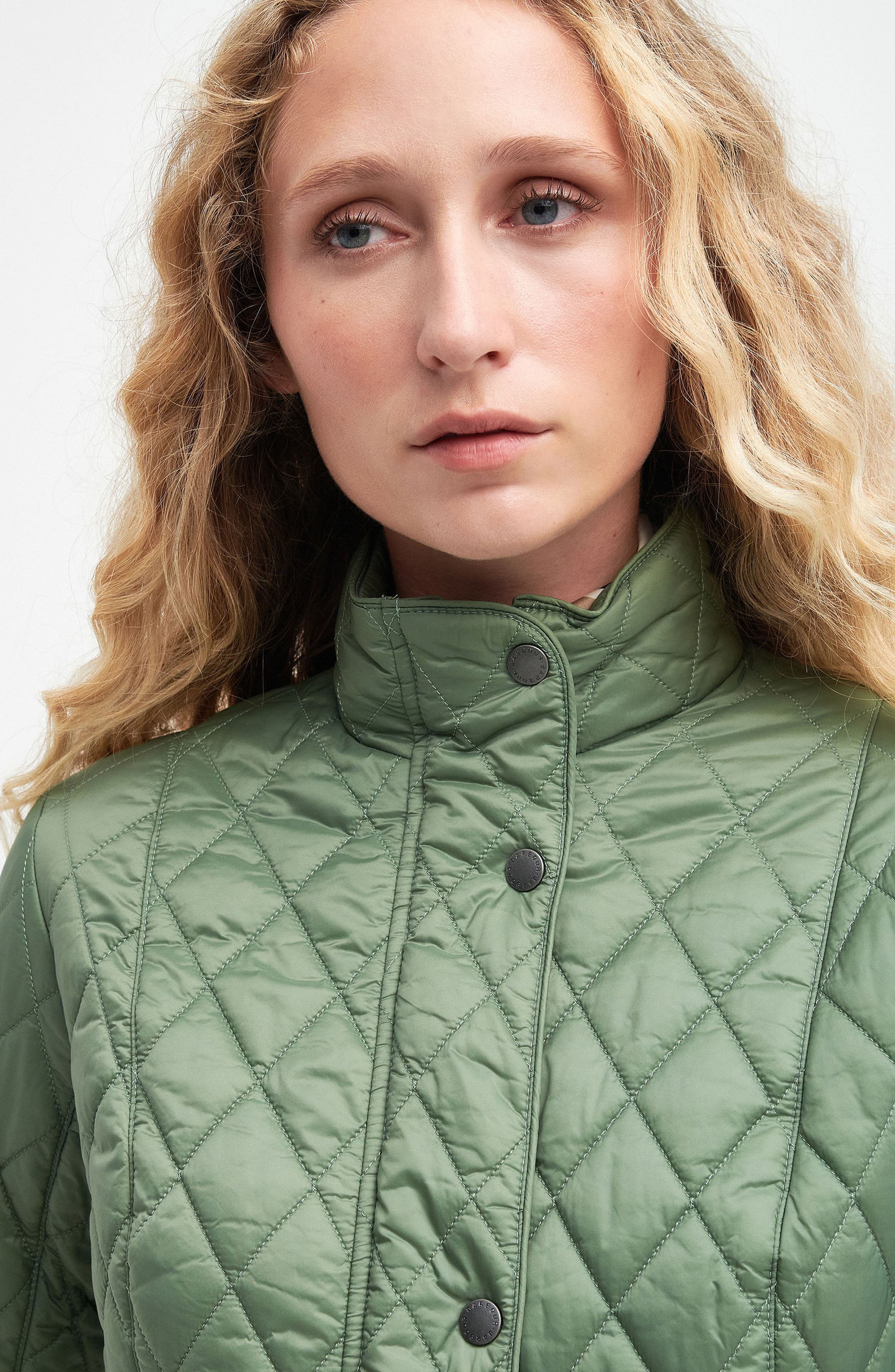 Женские Barbour Flyweight Quilted Jacket — фото 6