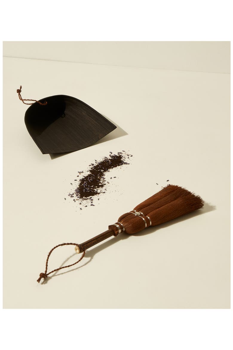 x Takada Whisk Broom & Dustpan Set, Alternate, color, BROWN