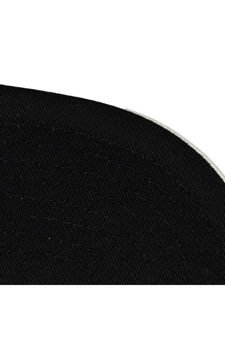 Mitchell & Ness Gray/White Chicago Bulls Day 12 Two-Tone Faux Leather Snapback Hat, Alternate, color, Gray