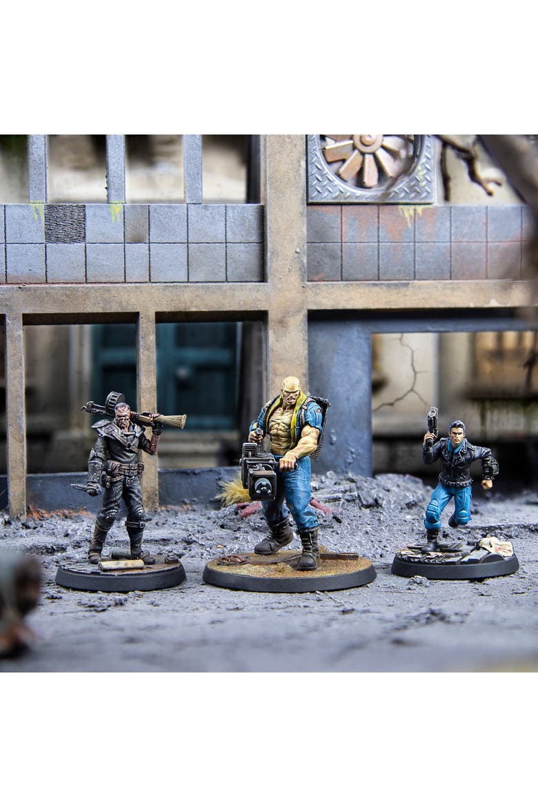 Fallout Wasteland Warfare Survivors, Capital Companions, 3 Miniatures, Alternate, color, Multicolored