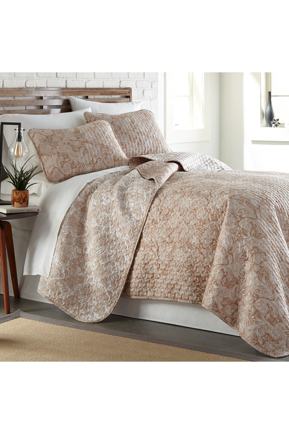 SOUTHSHORE FINE LINENS Perfect Paisley Collection - Luxury Premium Oversized Reversible Quilt Set