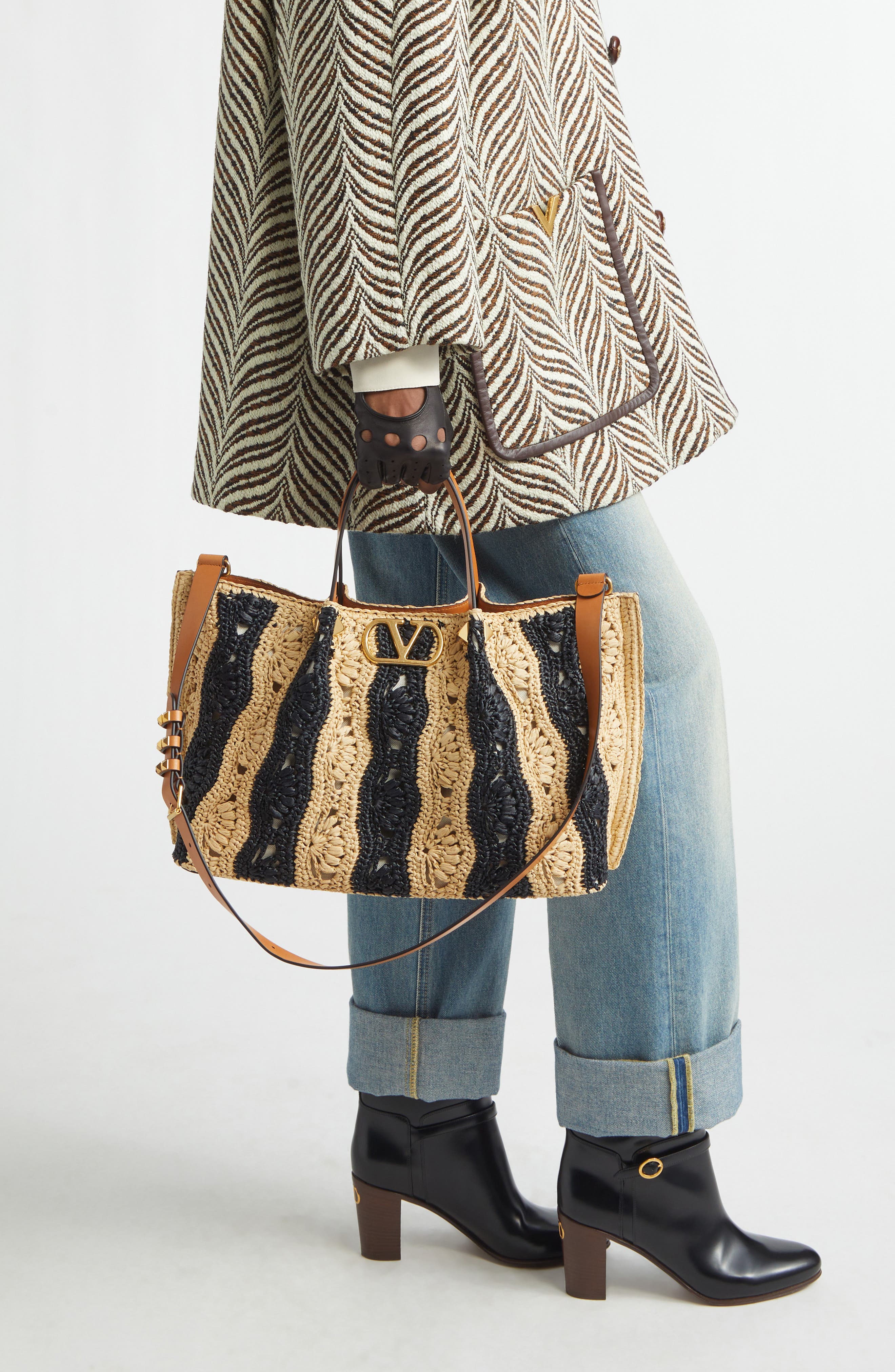 Valentino Garavani VLOGO Signature Crocheted Raffia Tote, Alternate, color, Natural/ Black