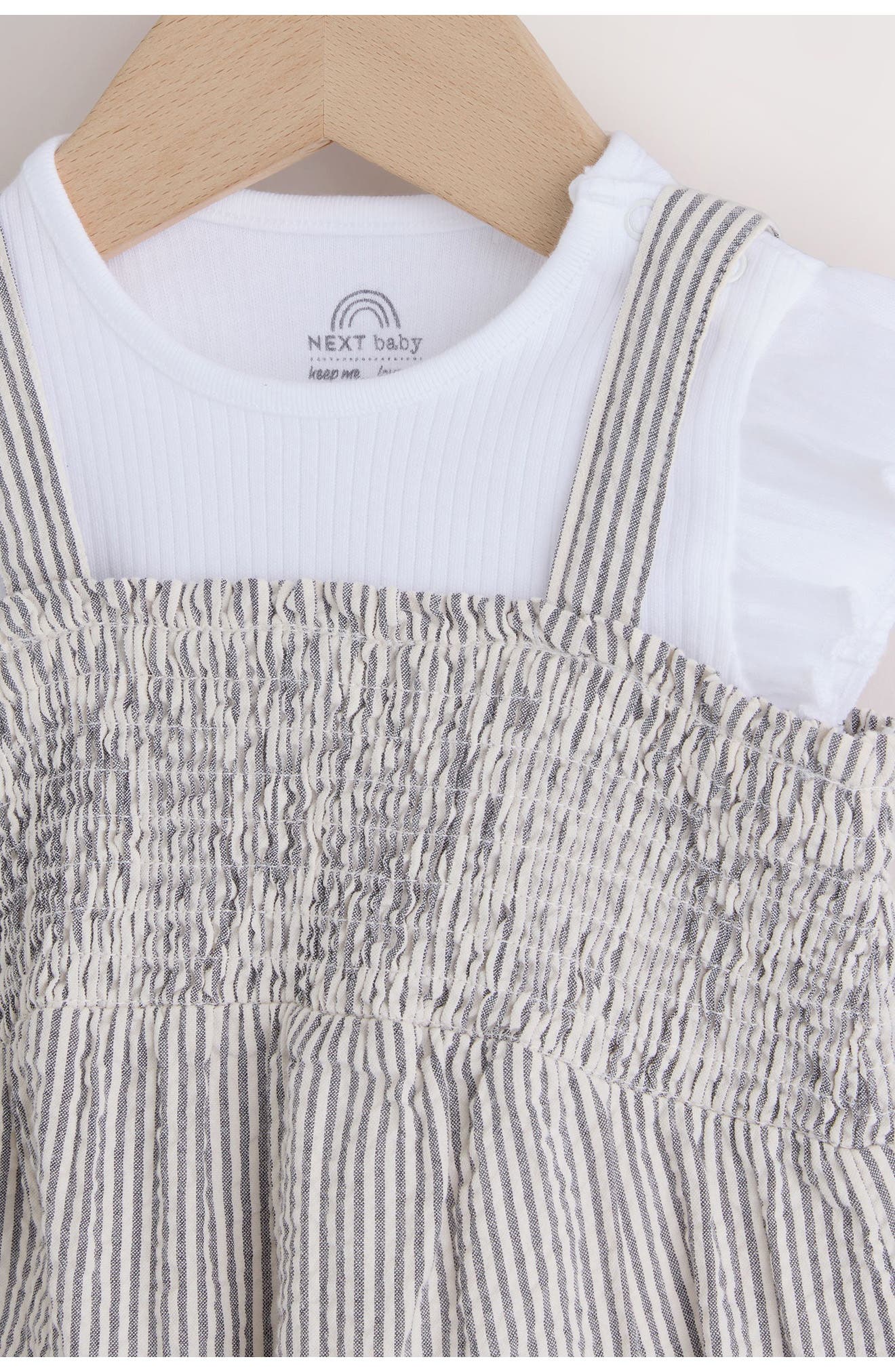 NEXT Crochet Pocket Romper & T-Shirt Set — фото 5
