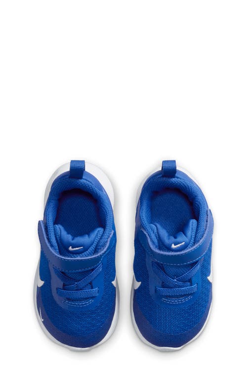 Nike Revolution 7 Sneaker