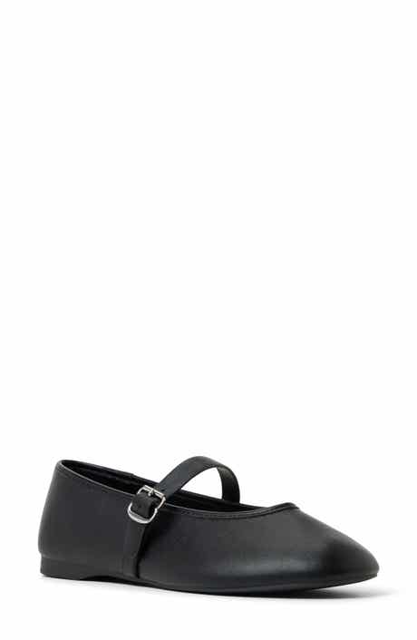 Elyiaa Mary Jane Flat