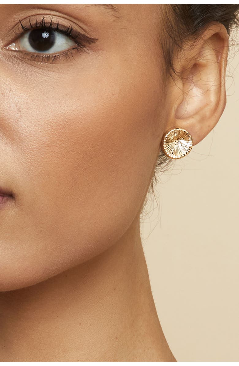 Oradina 14K Yellow Gold Sunburst Round Studs, Alternate, color, Yellow Gold