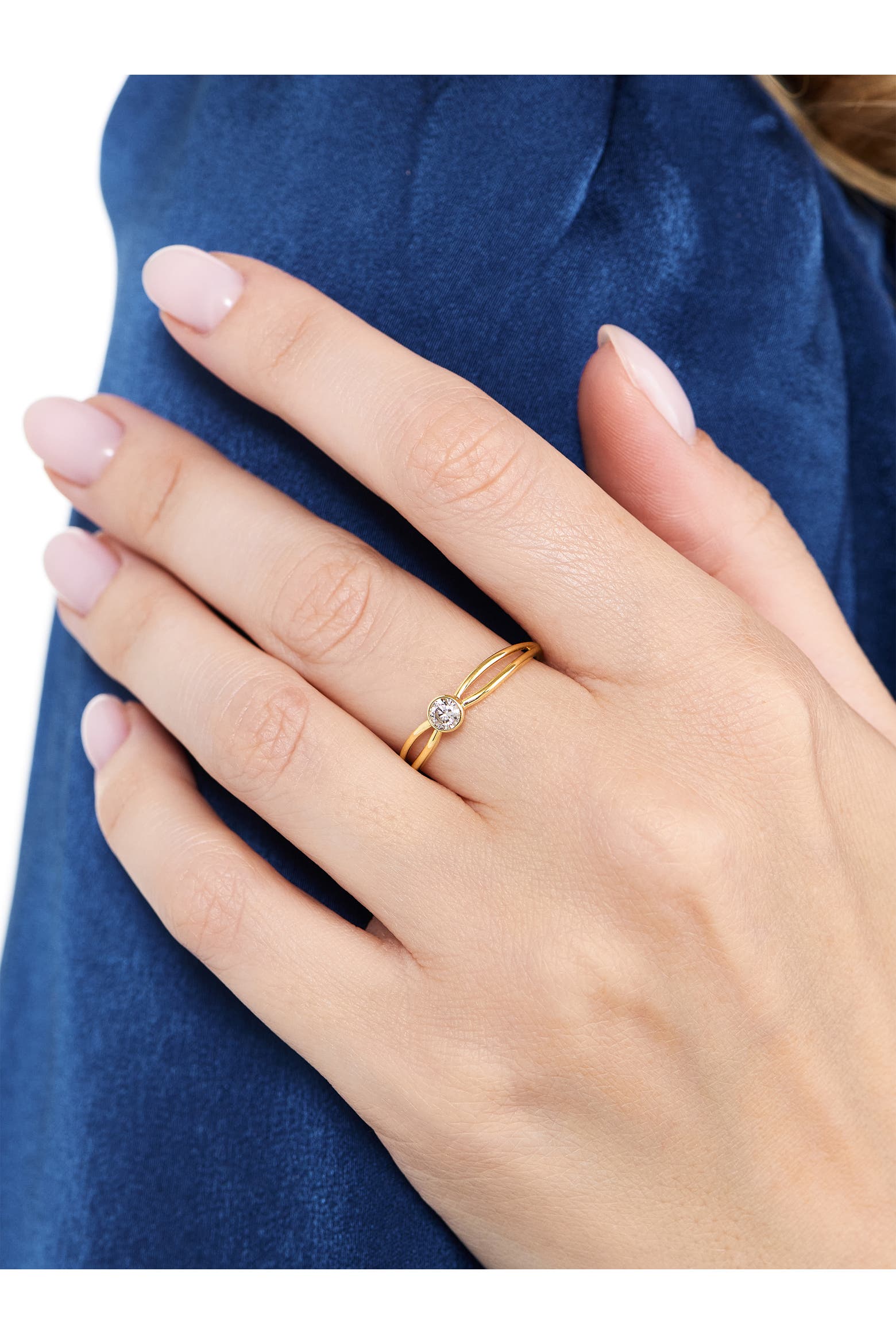 Devatea DEVATA Knot Round Bezel Lab Grown Diamond Ring in 14K Gold (Women ...