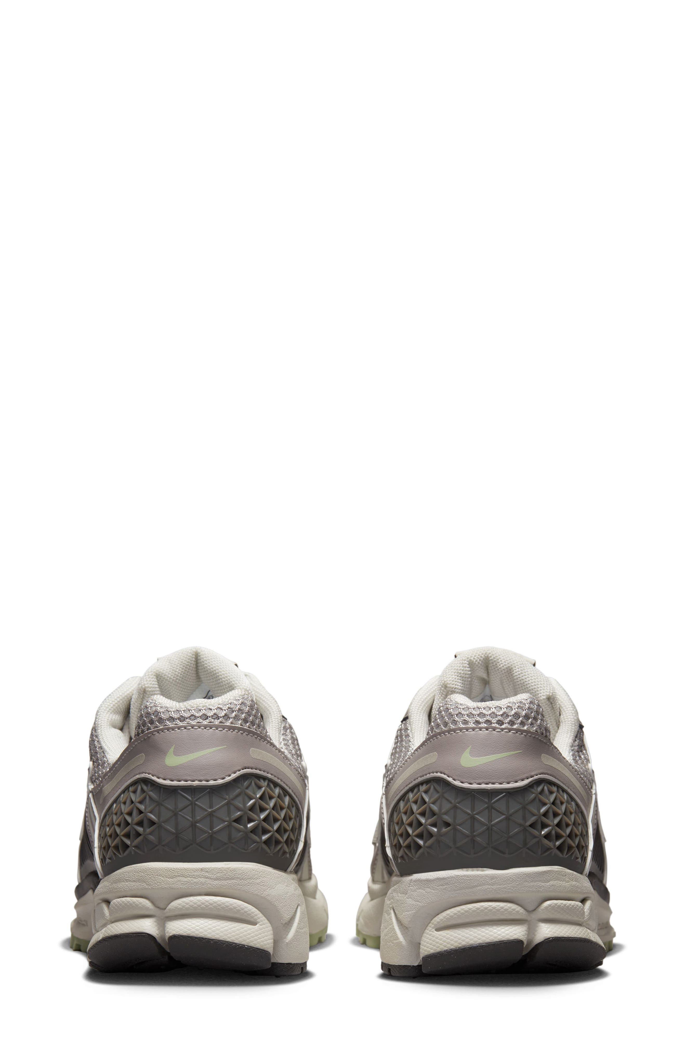 Nike Zoom Vomero 5 Sneaker, Alternate, color, 
