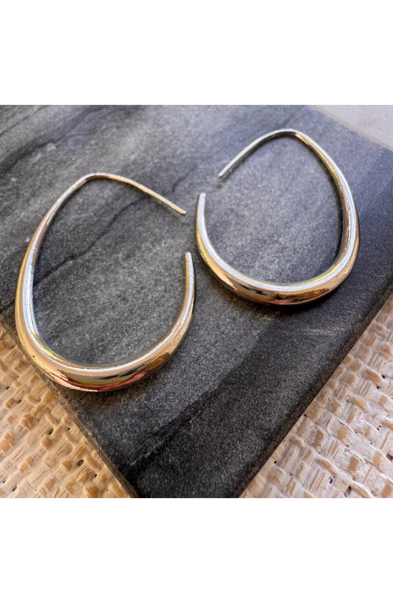 Erin McDermott Jewelry Silver Hampton Hoops, Alternate, color, Metallic Silver
