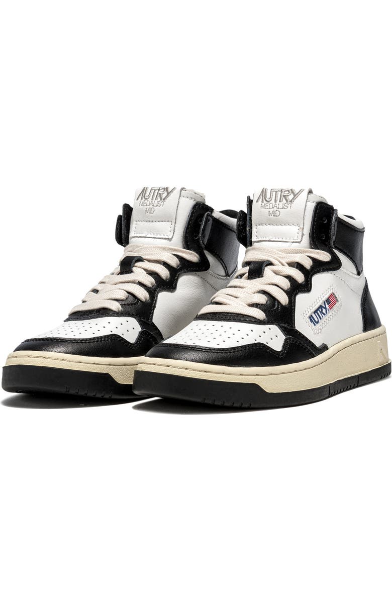 AUTRY Medalist Mid Top Sneaker, Main, color,
