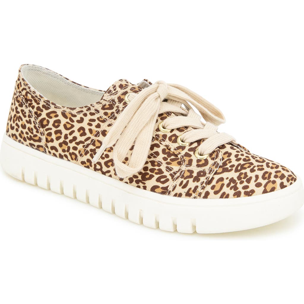 Kensie Vicky Sneaker In Brown