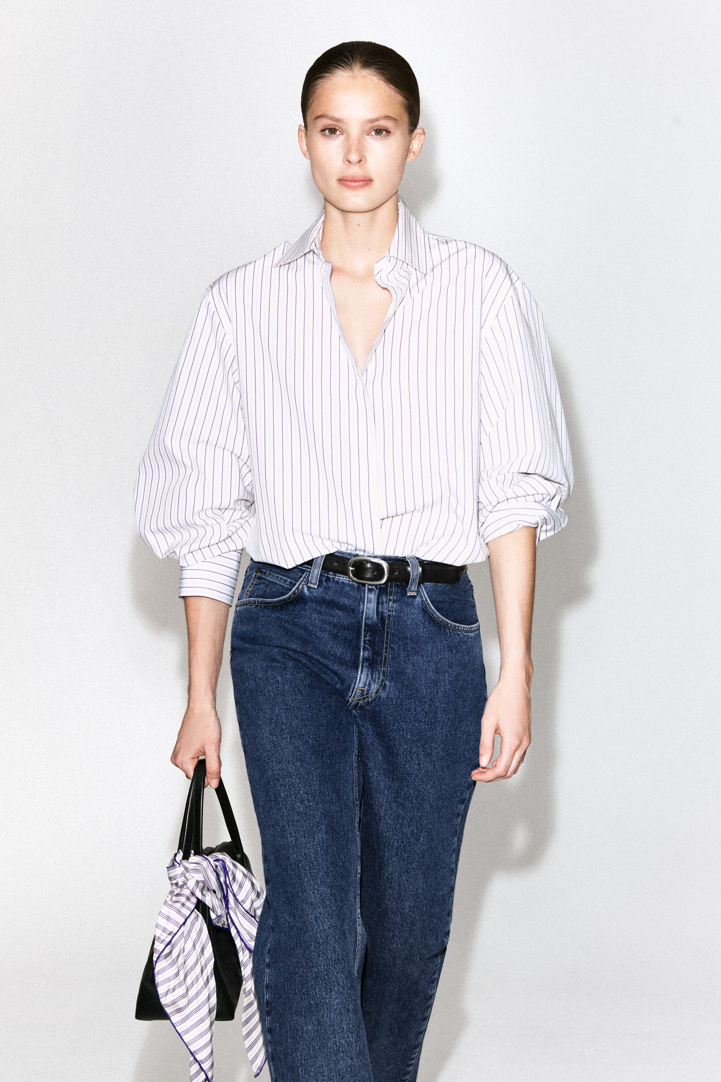 WHITE / PURPLE / BEIGE