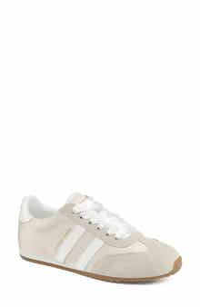 Pacific Low Top Sneaker