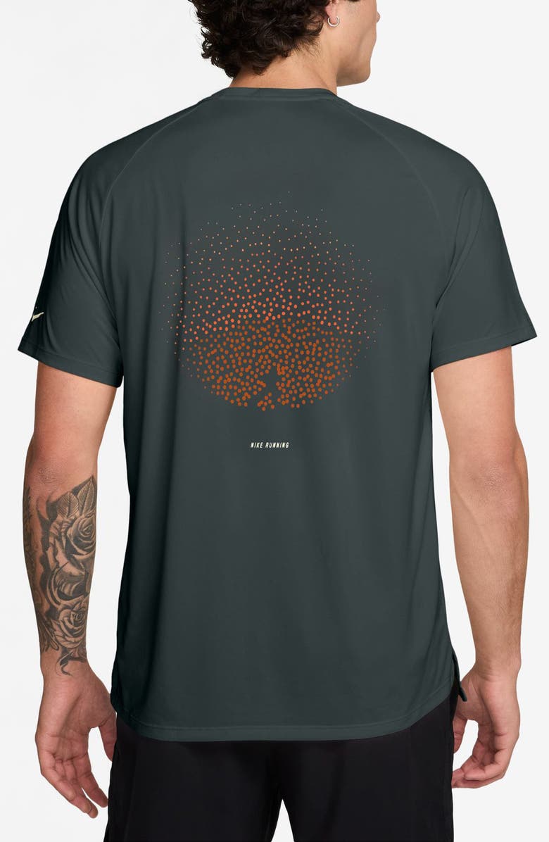 Nike Stride Dri-FIT ADV Running Graphic T-Shirt, Alternate, color, Black Spruce