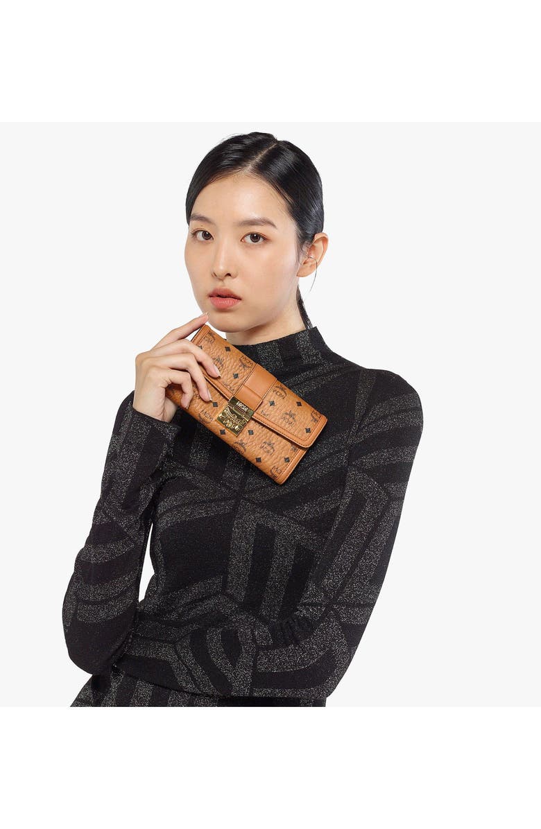 MCM Tracy Wallet on Chain in Visetos, Alternate, color, Cognac