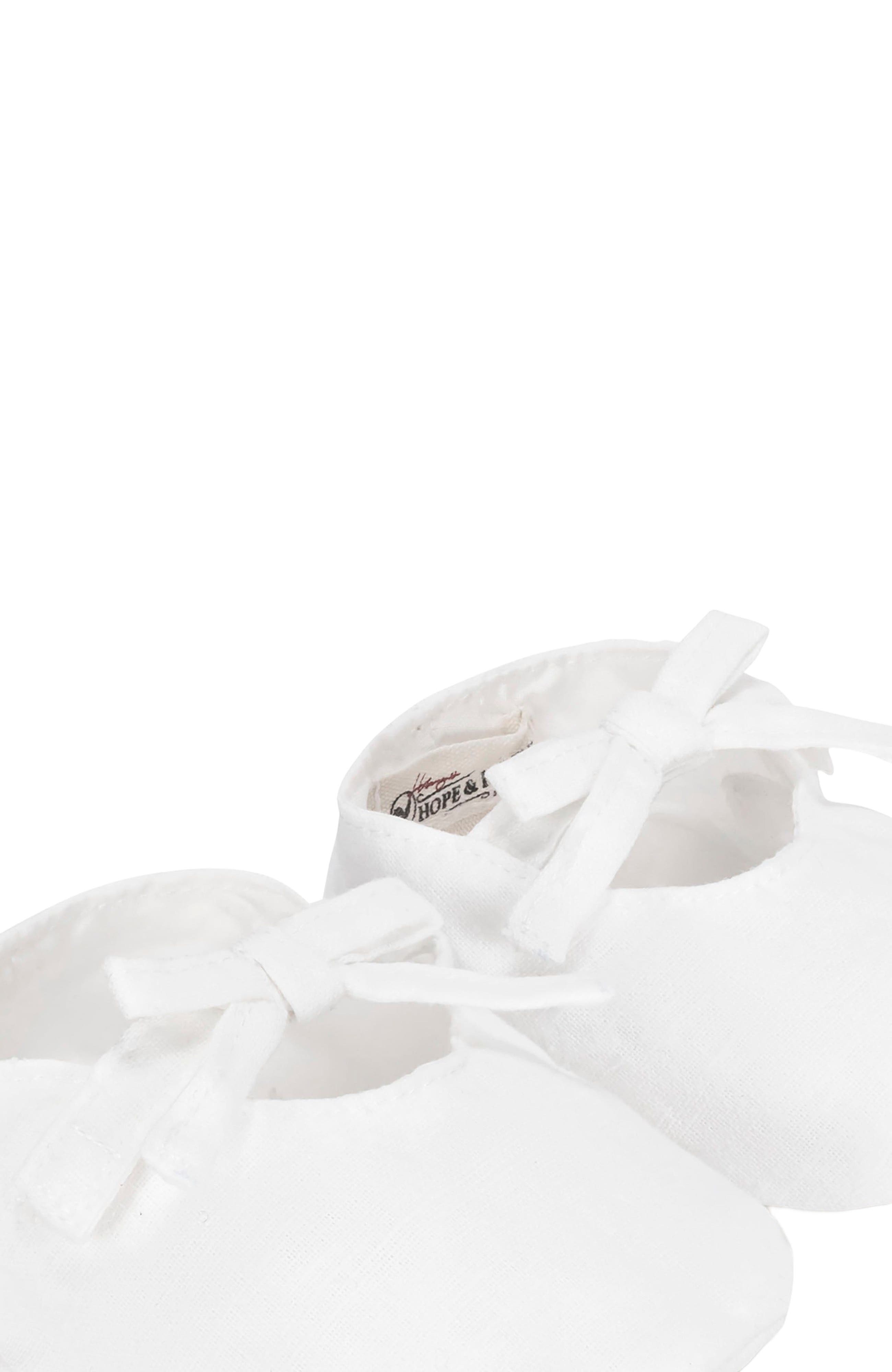 Hope & Henry Baby Linen Bow Soft Shoe, Infant, Alternate, color, Soft White Linen Bow