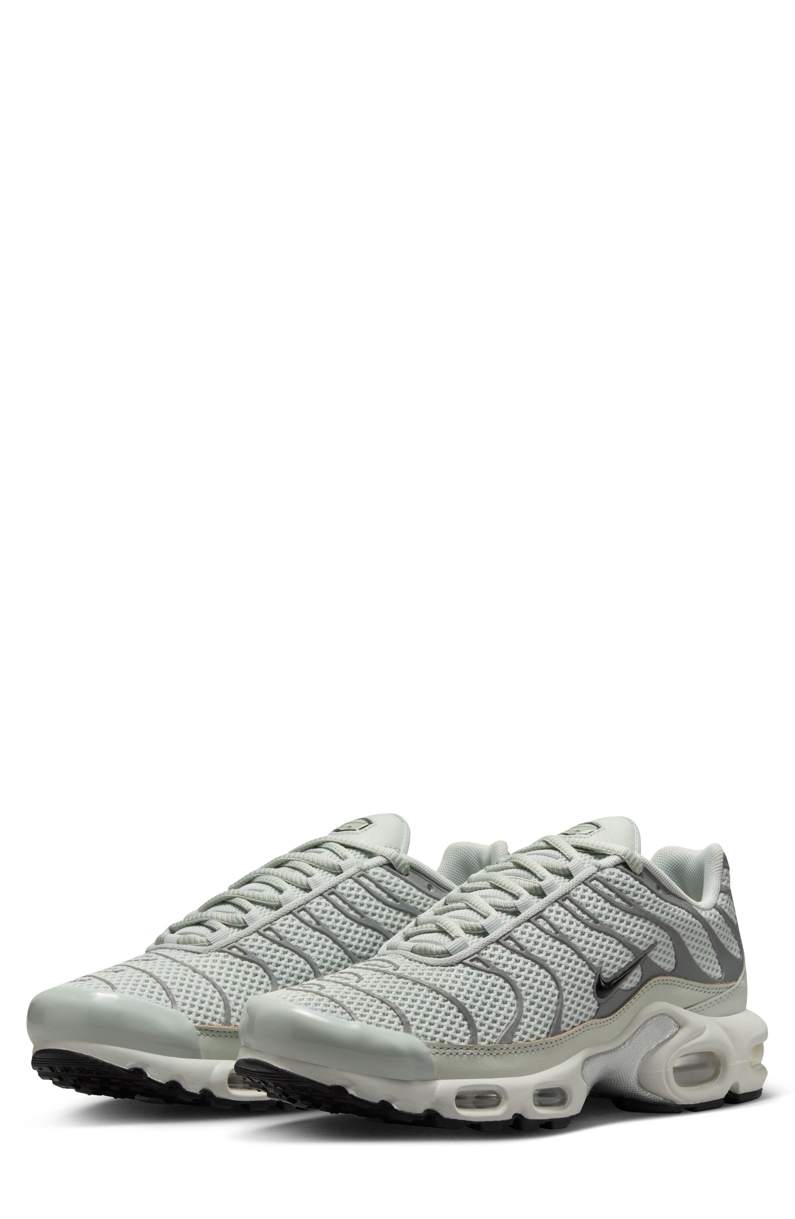 Nike Air Max Plus Sneaker, Main, color, 