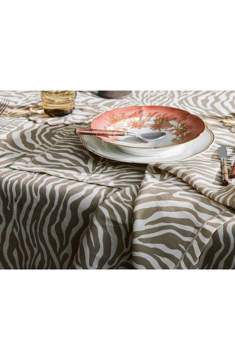 Matouk Regine Set of 4 Linen Zebra Stripe Linen Napkins, Alternate, color, Coconut