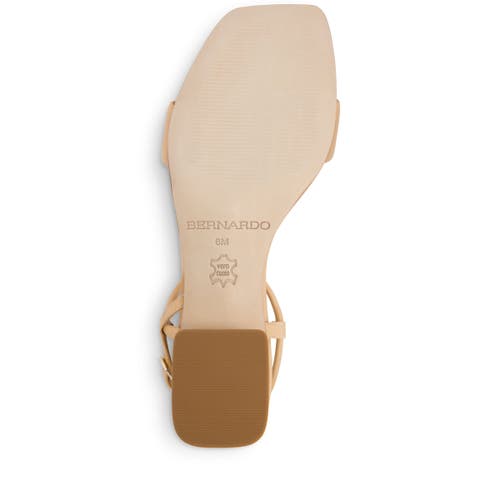 Bernardo Footwear Josei Low Heel Sandal In Dune