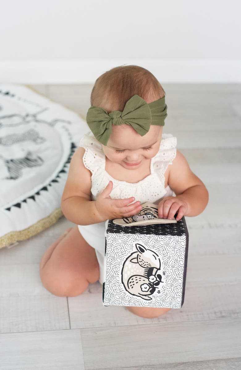 Wee Gallery Sensory Bundle for Baby - Snuggles, Alternate, color, Stars