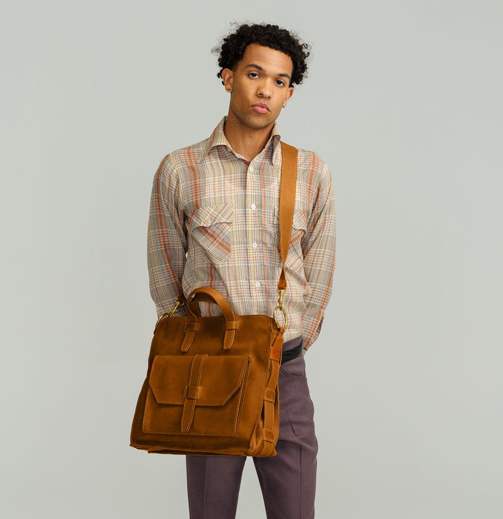 Barton Messenger, Alternate, color, Cuoio