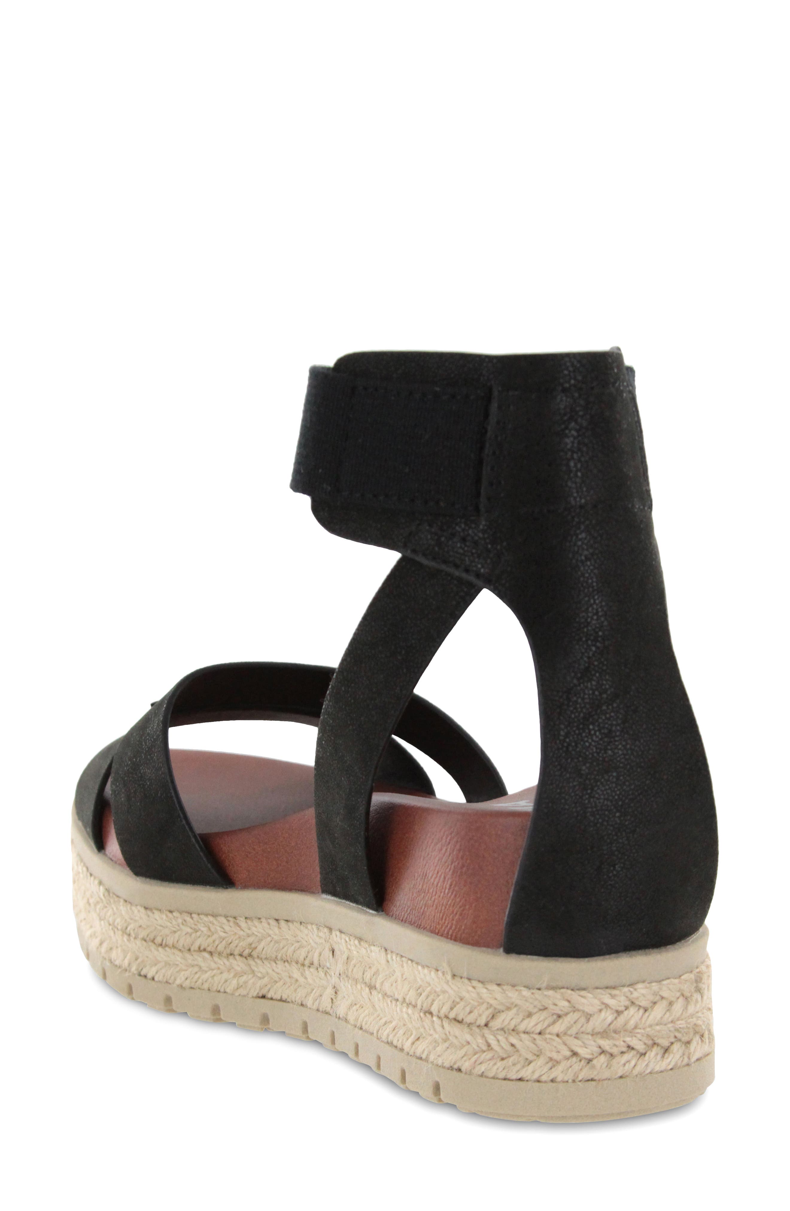 Kaylyn Platform Sandal, Alternate, color, BLACK