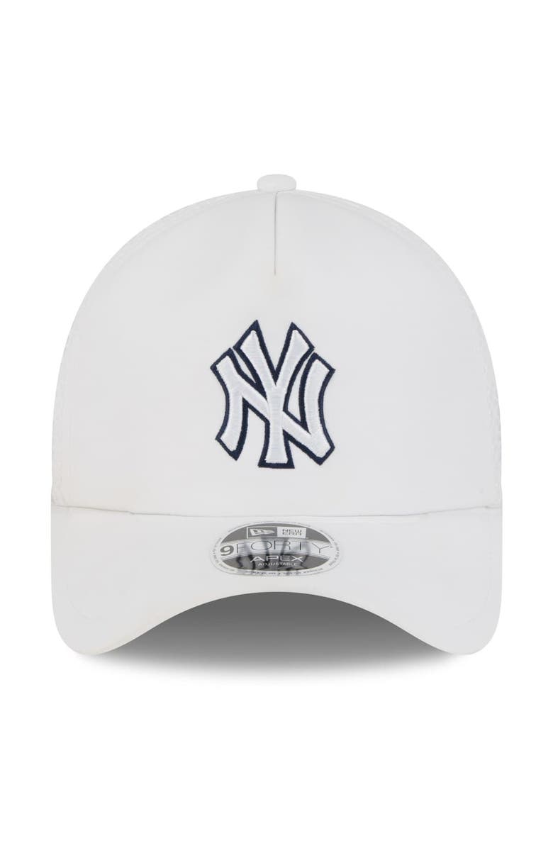 New Era Men's New Era White New York Yankees 2026 Batting Practice Apex 9FORTY Adjustable Trucker Hat, Alternate, color, White