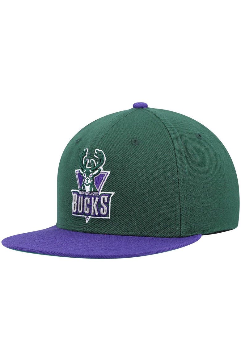 Men's Mitchell & Ness Green/Purple Milwaukee Bucks Hardwood Classics Team Two-Tone 2.0 Snapback Hat, Main, color, Hunter Green
