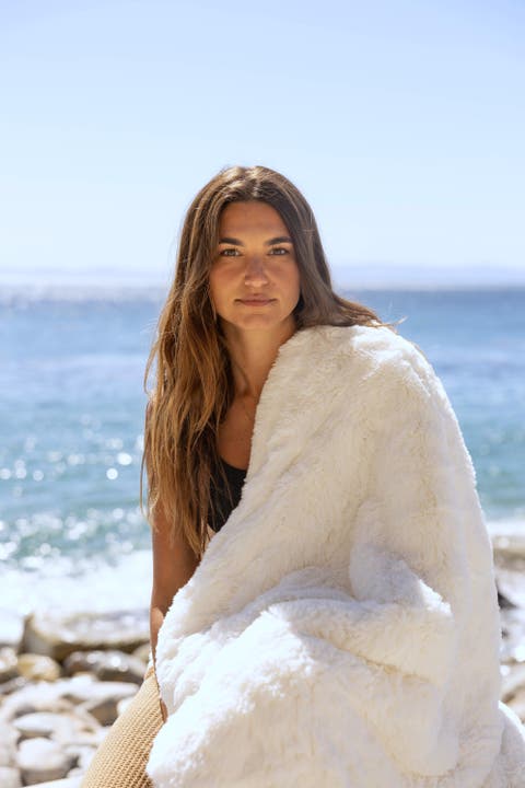 Venice Faux Fur Throw