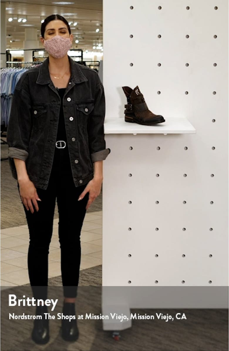 Gavotta Cutout Boot, sales video thumbnail