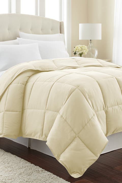 Vilano Down Alternative Comforter