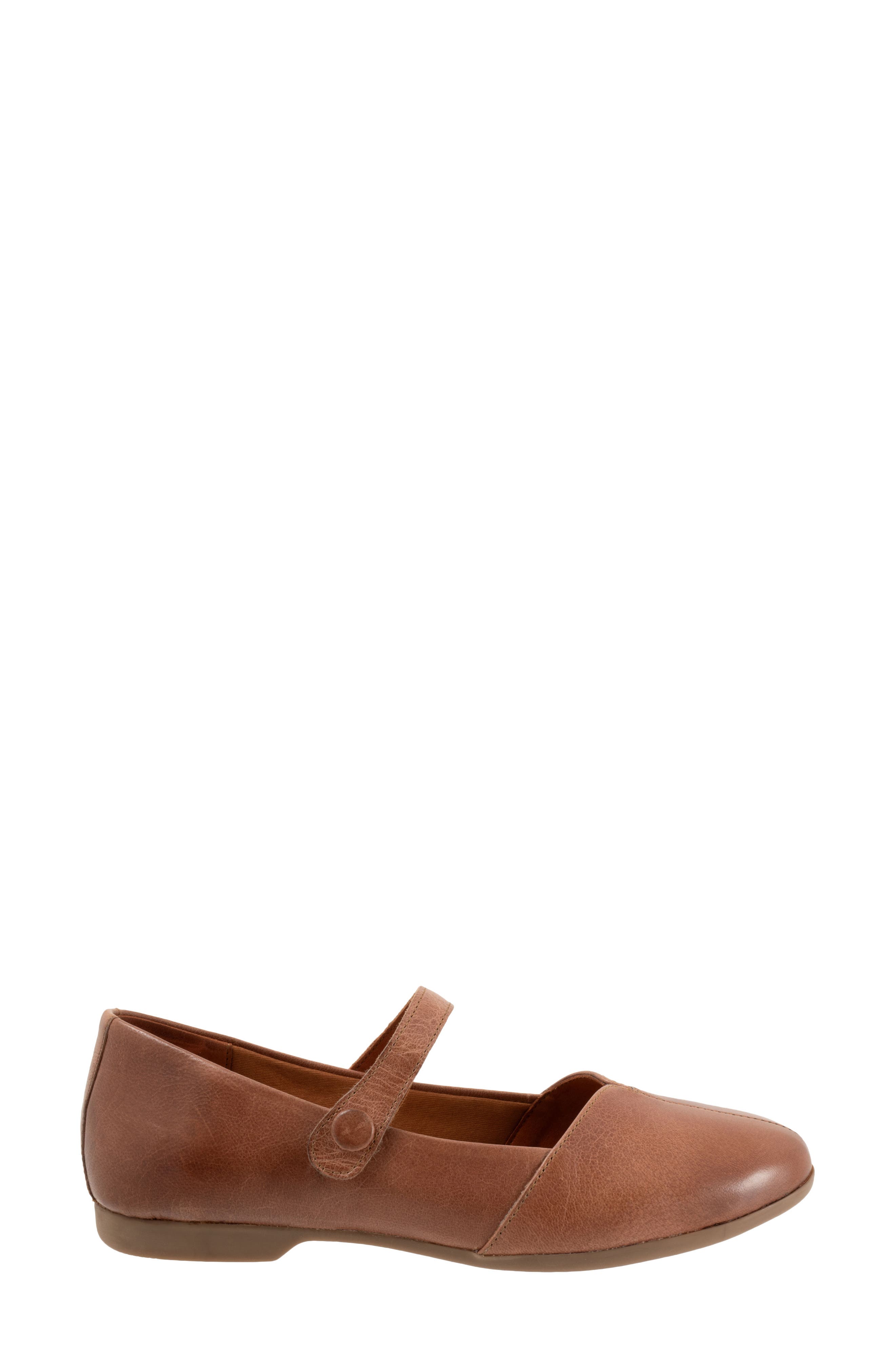 Irene Mary Jane Flat, Alternate, color, LUGGAGE