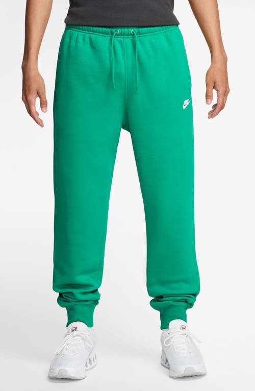 Nike Sportswear Club Fleece Joggers In Green