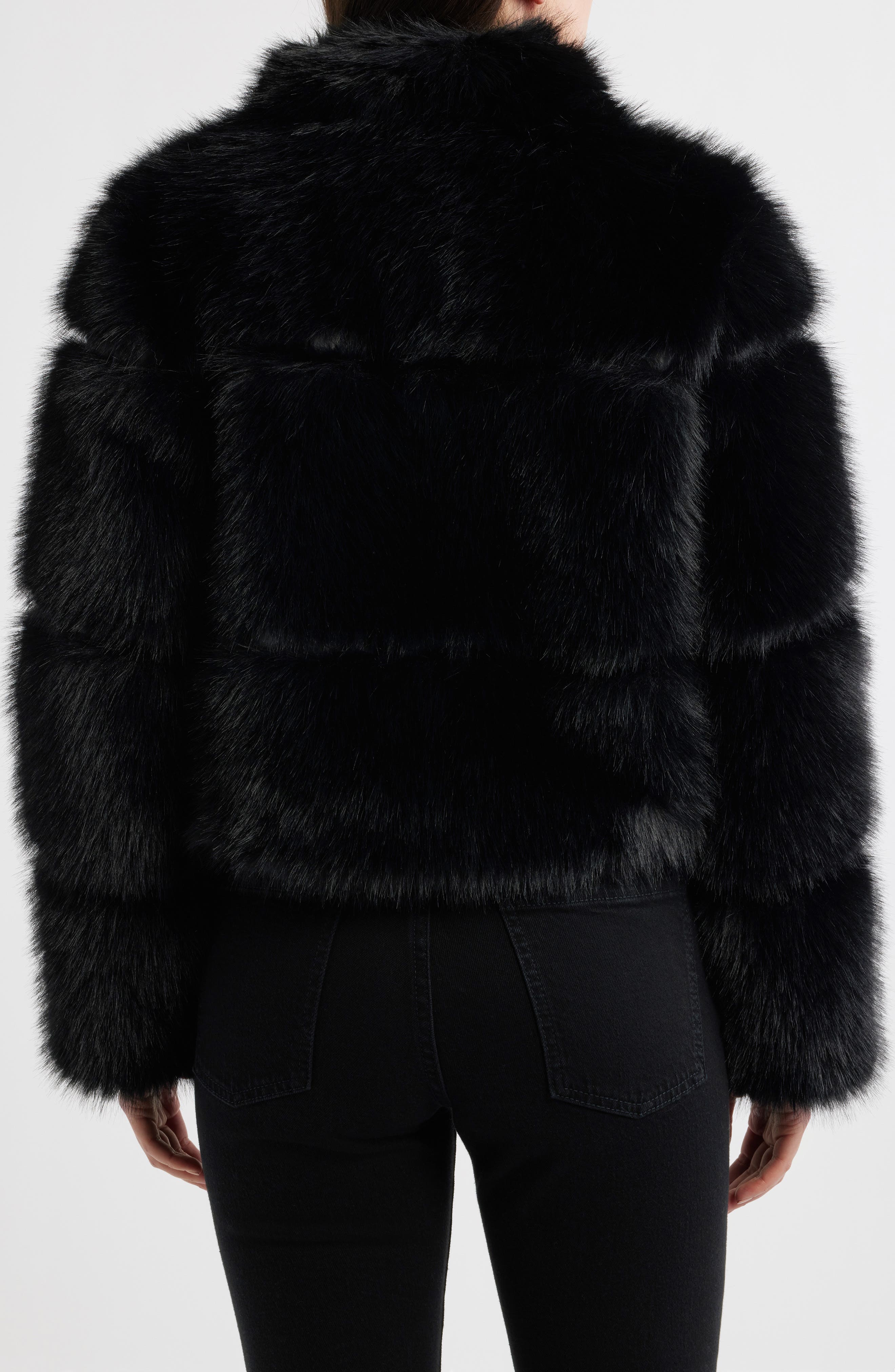Женские куртки BCBG Chubby Crop Faux Fur Jacket — фото 2