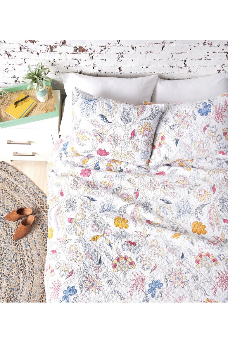 Brie Lagoon Quilt, Alternate, color, White