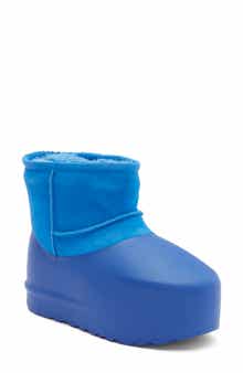 UGG® Gender Inclusive Classic Mini Pumped Molded UGGplush Boot