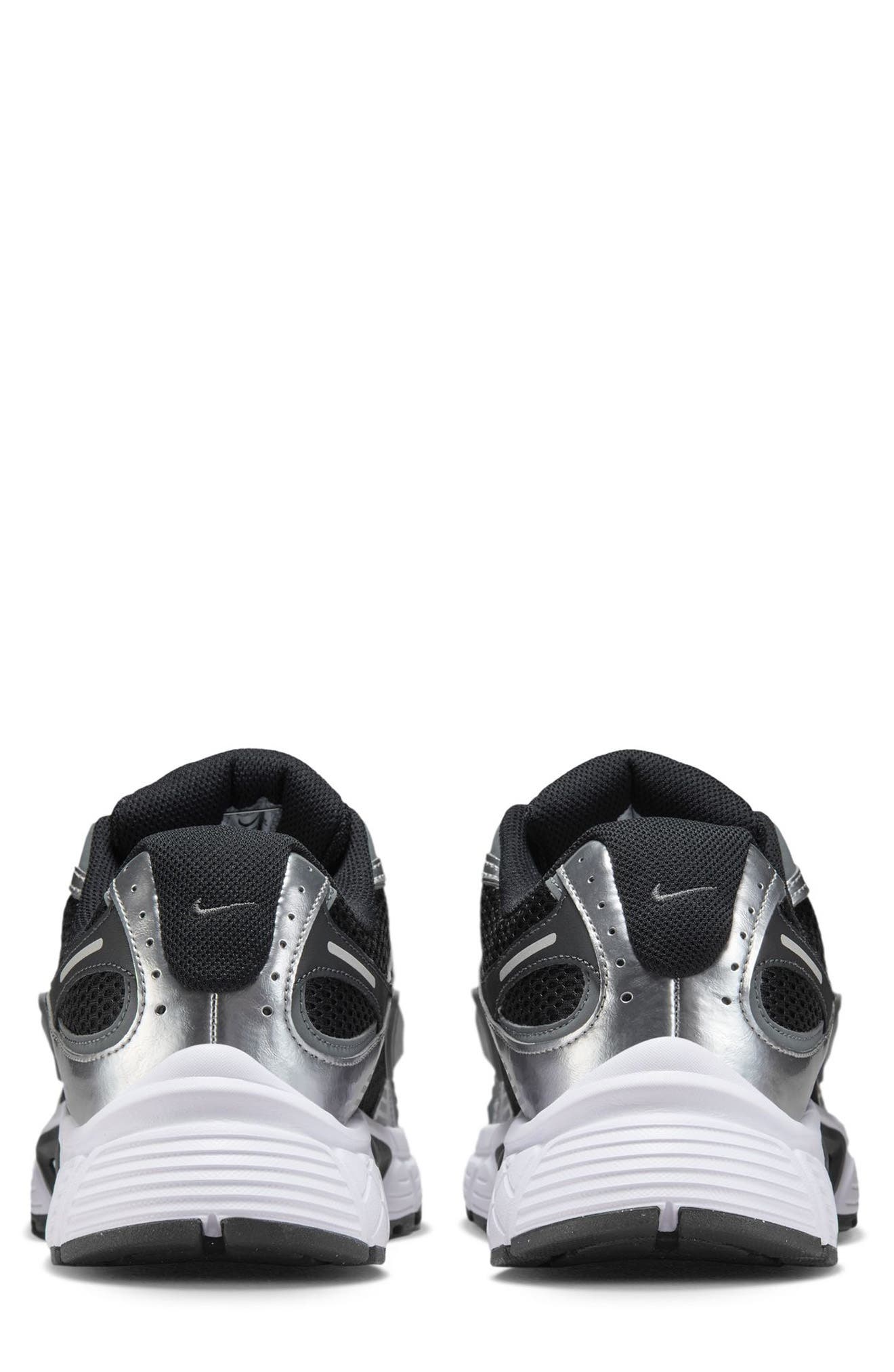 Nike V5 RNR Sneaker, Alternate, color, 004 Black/Black