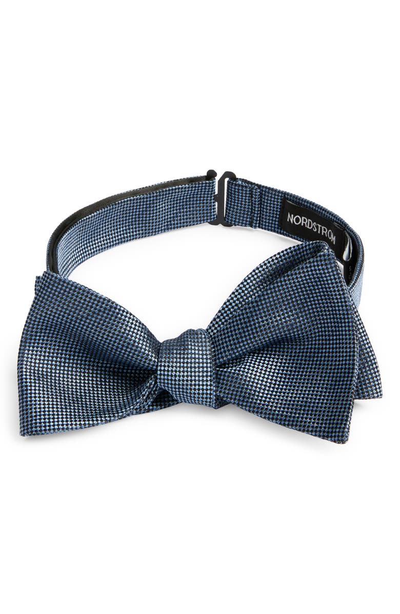 Nordstrom Solid Silk Bow Tie, Main, color, 