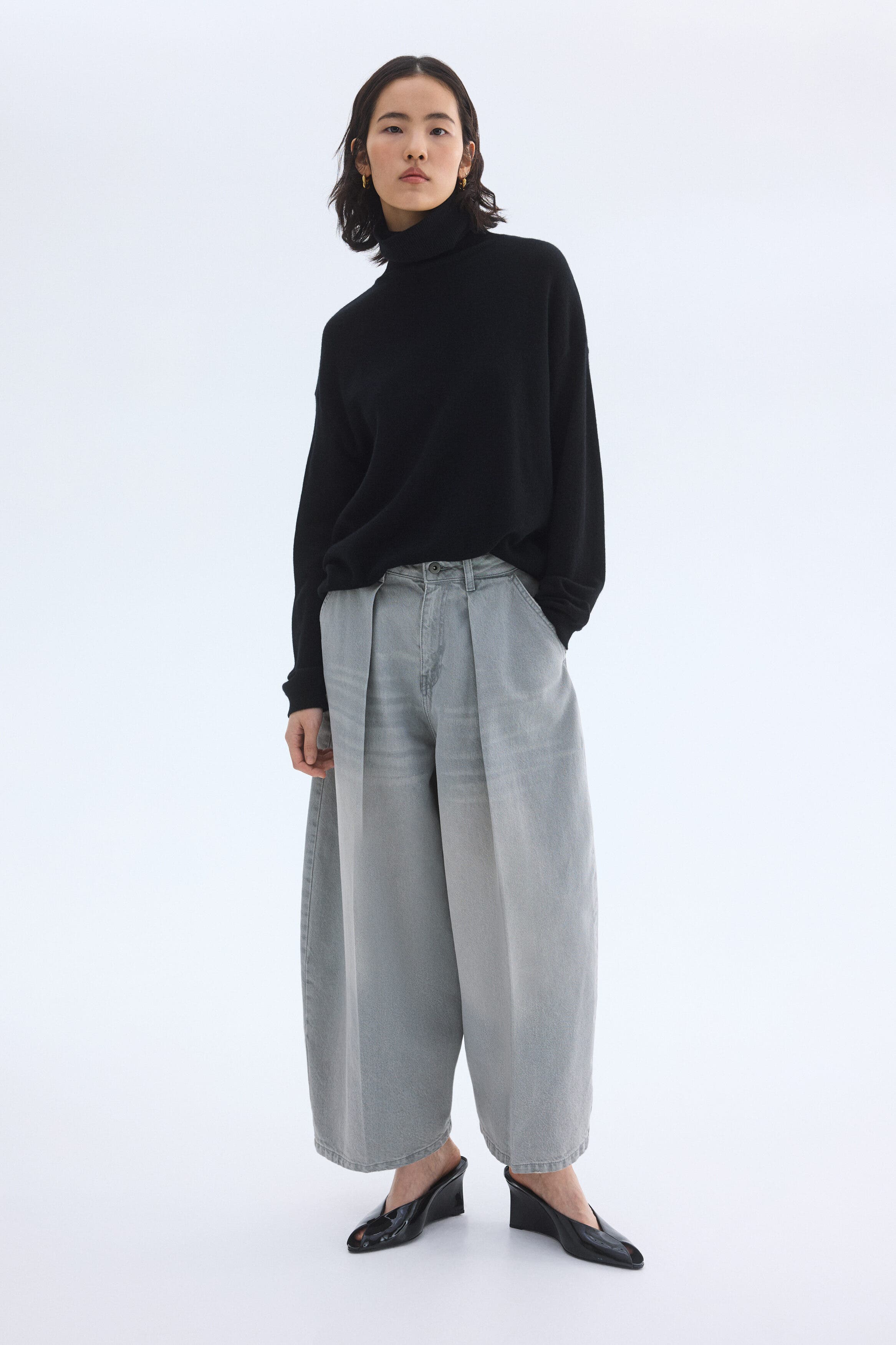 Barrel Leg Regular Waist Jeans - image 2