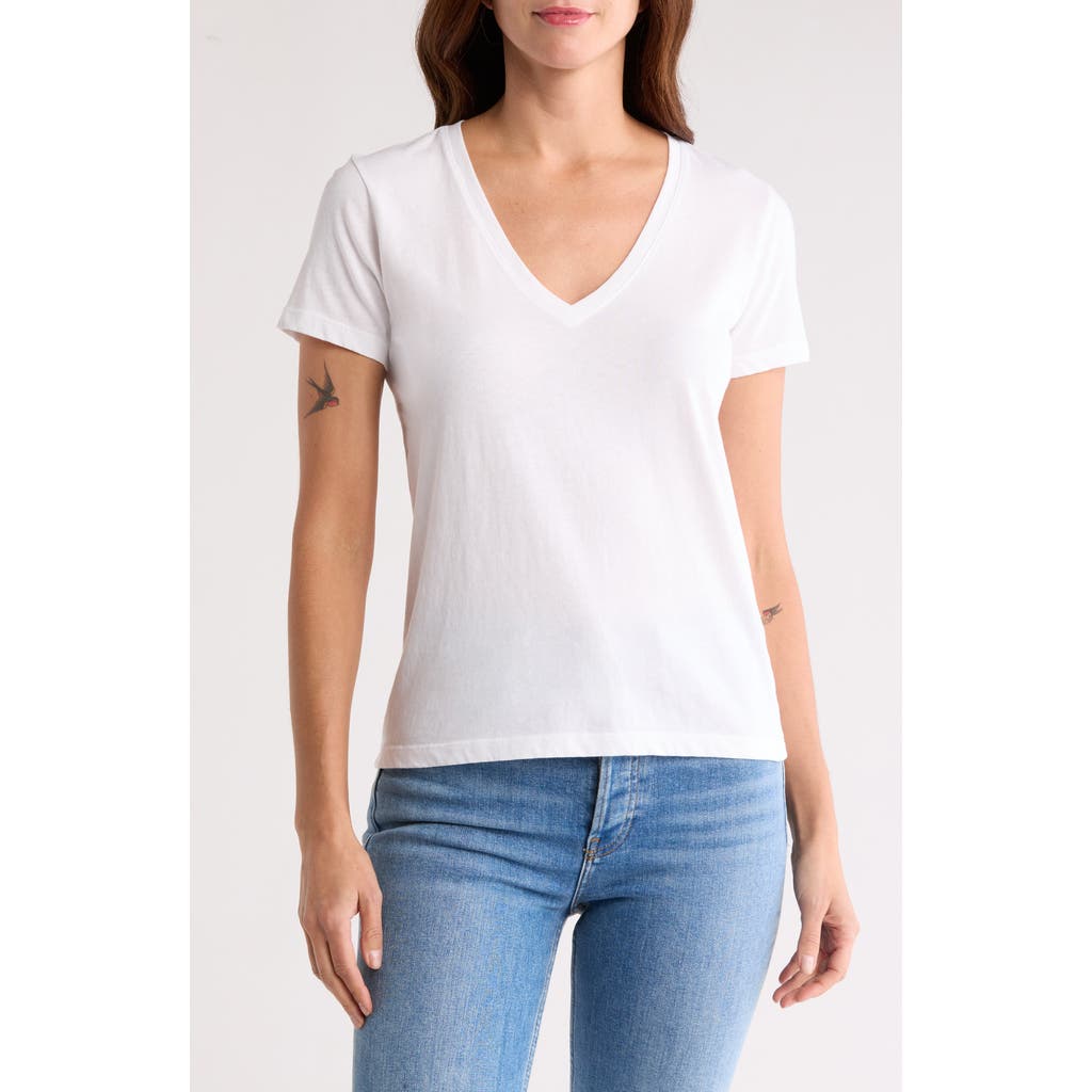 Shop Madewell Whisper V-neck T-shirt In Eyelet White