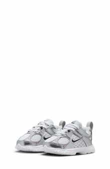 Nike Kids' V5 RNR Sneaker