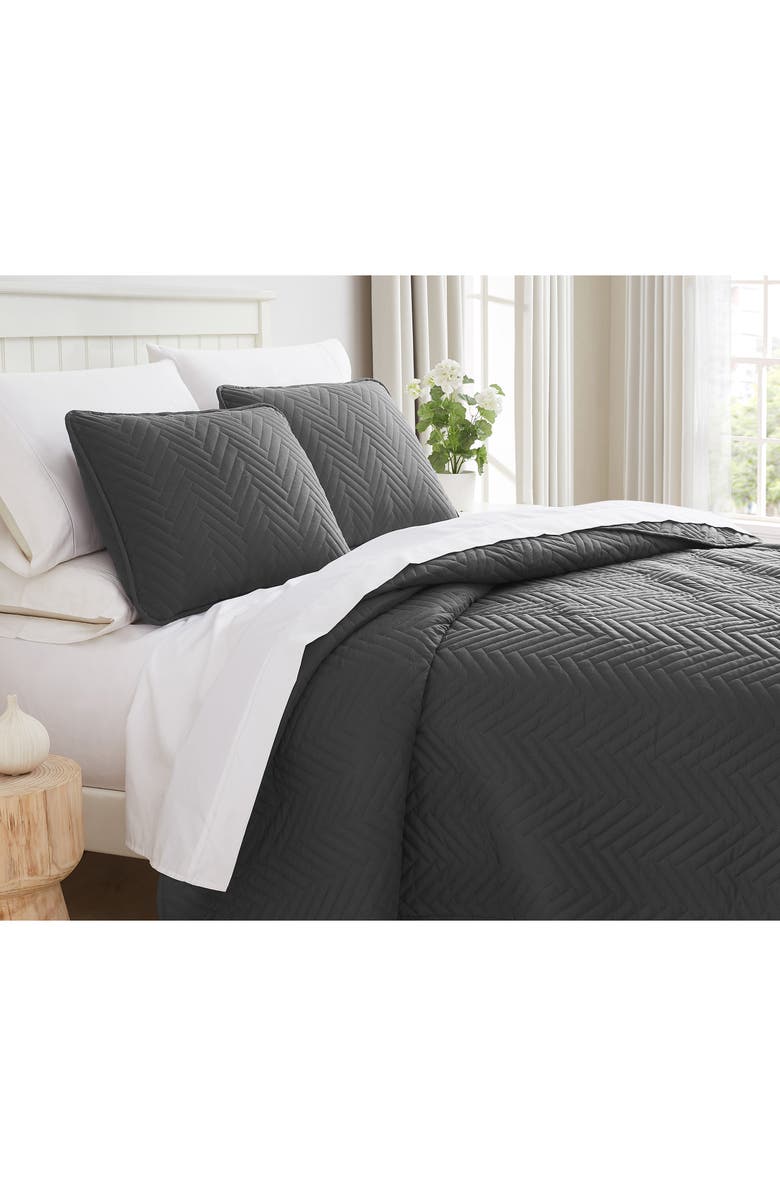 SOUTHSHORE FINE LINENS Chevron Quilt Set, Alternate, color, Slate