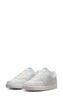 Court Vision Low Sneaker