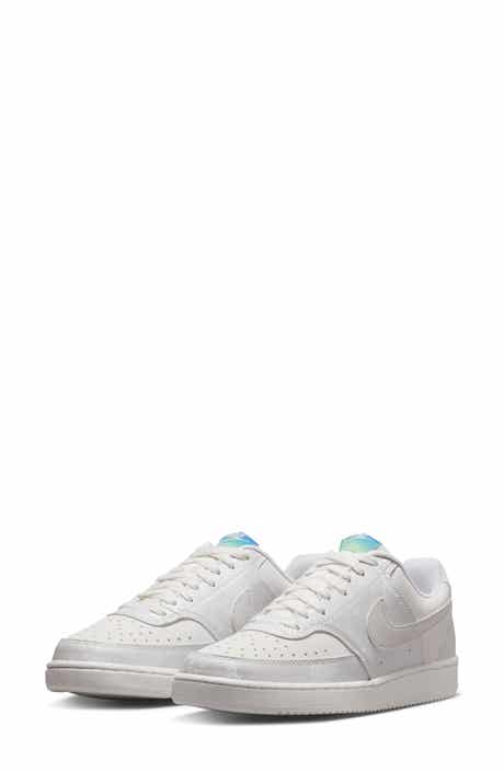 Court Vision Low Sneaker
