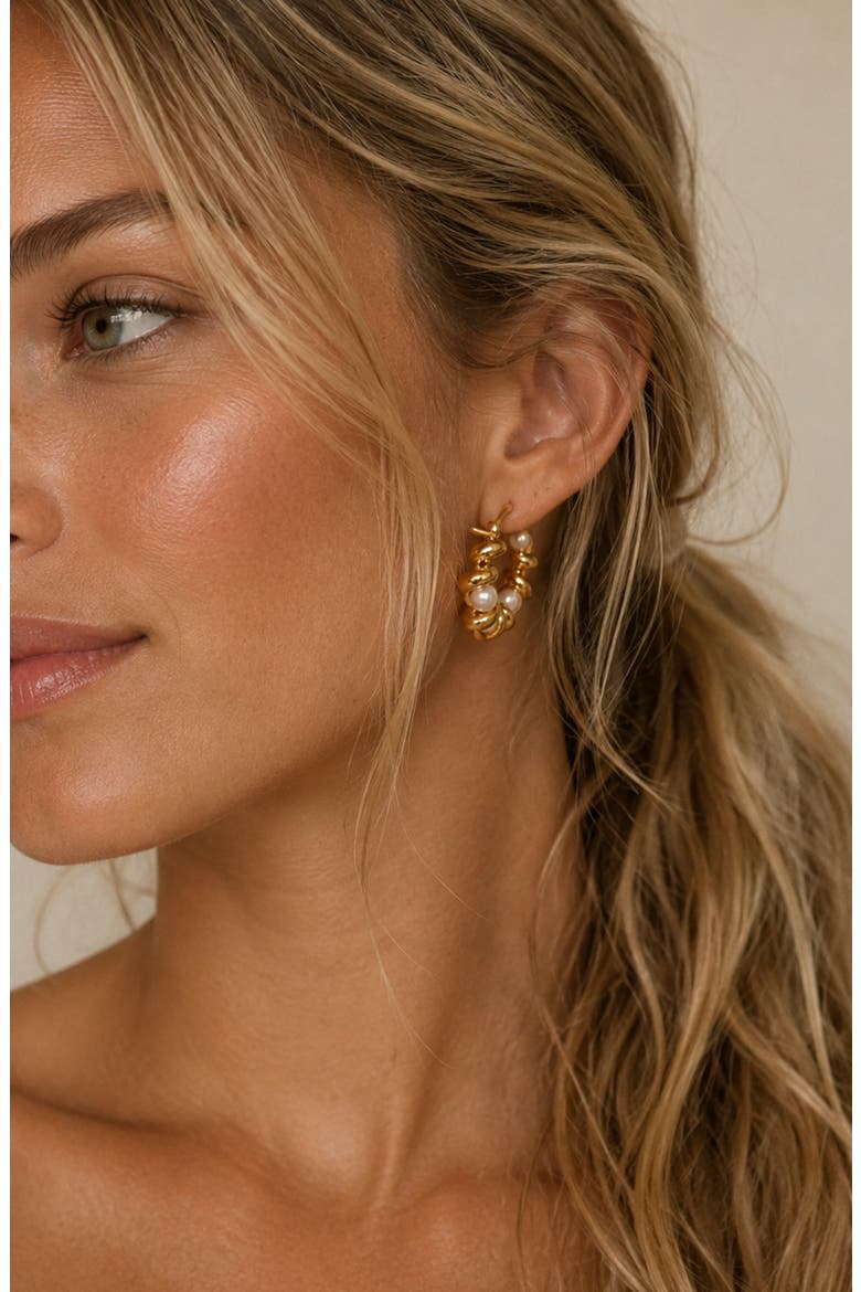 Sculpted Wave Hoop Earrings, Alternate, color, GOLD