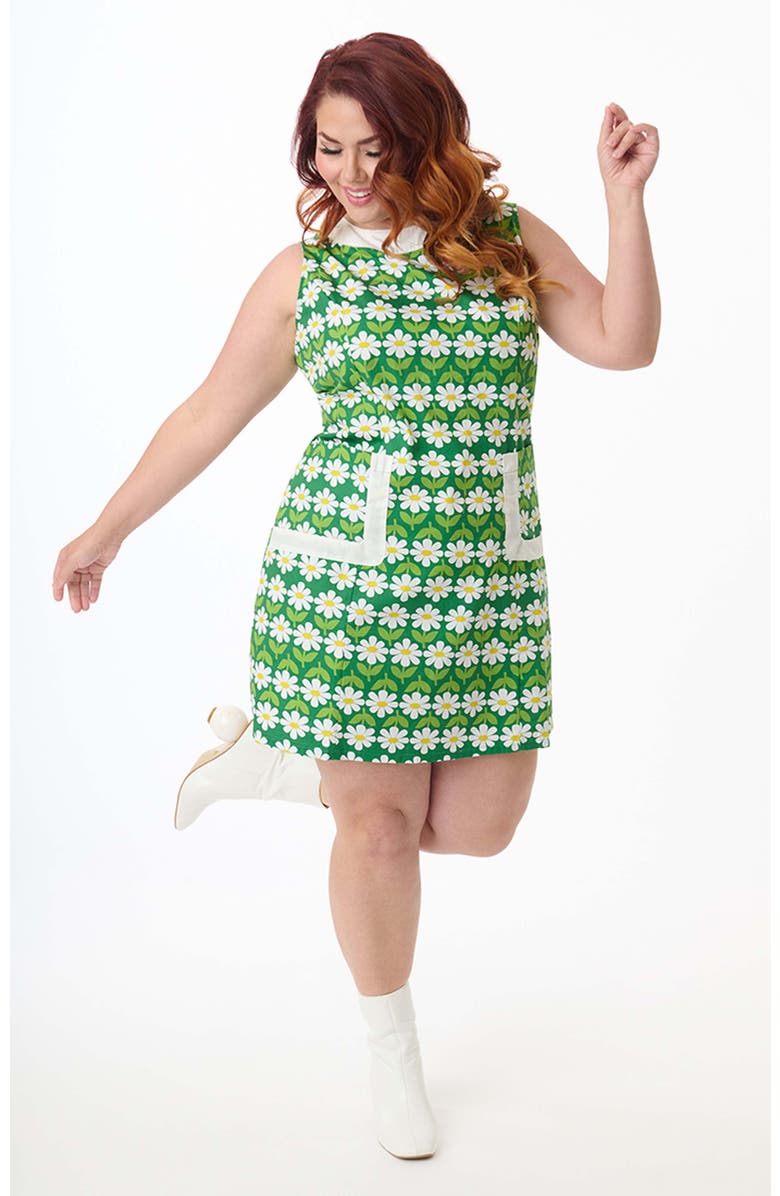 Smak Parlour Plus Size 1960s Sleeveless Mod Shift Dress, Main, color, 