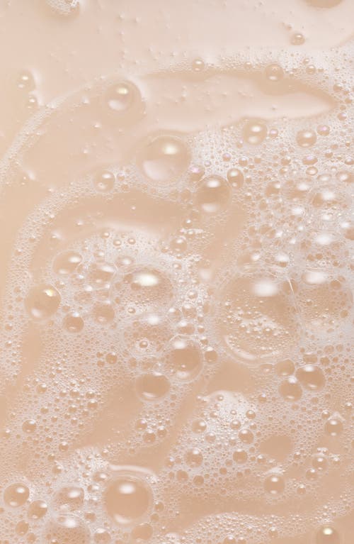 Le Monde Gourmand Lait De Coco Perfumed Milky Body Wash In Transparent